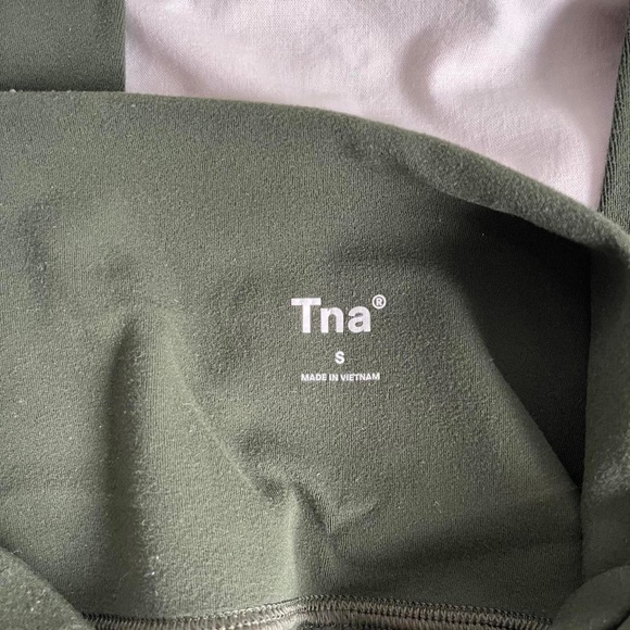 aritzia tna butter green leggings - Picture 2 of 3